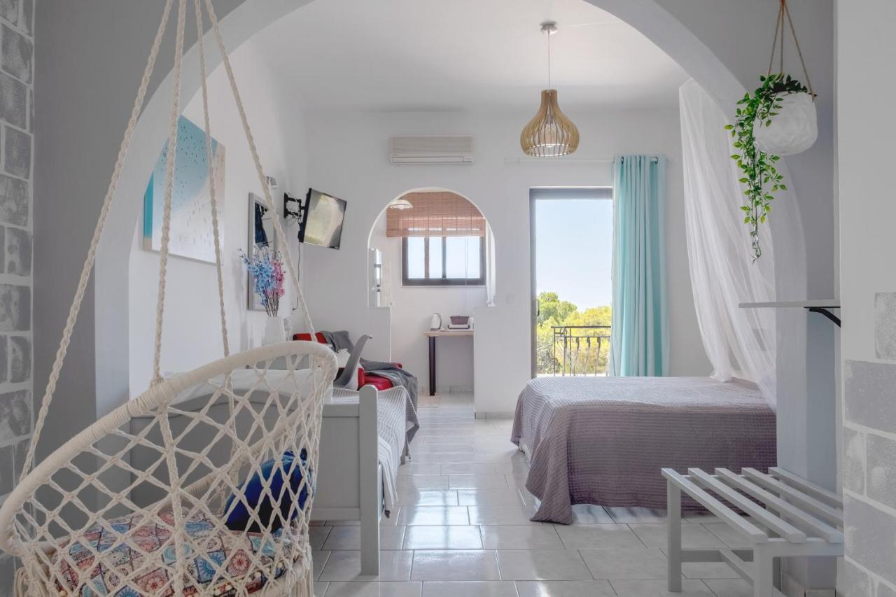 Pefkides Aegina Boutique Apartments Agia Marina  エクステリア 写真