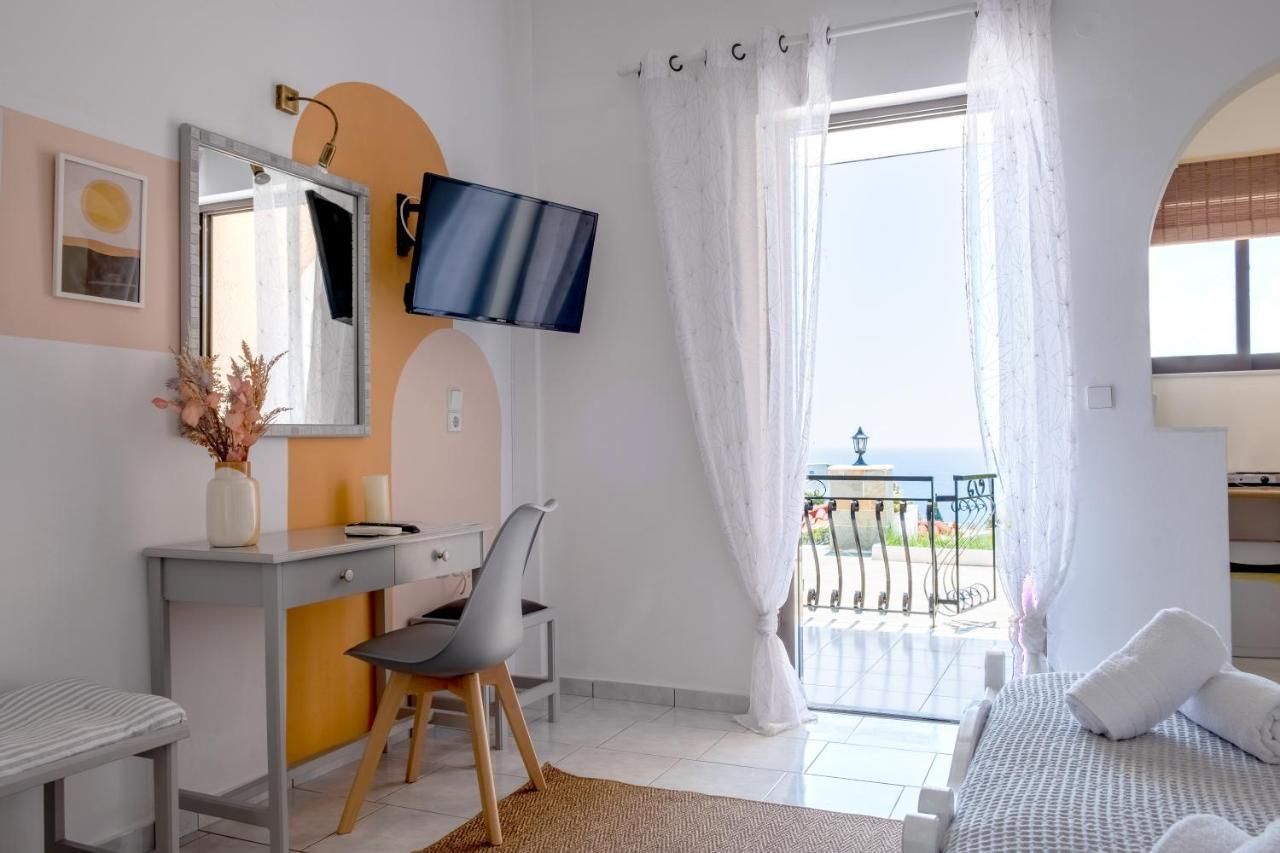 Pefkides Aegina Boutique Apartments Agia Marina  エクステリア 写真