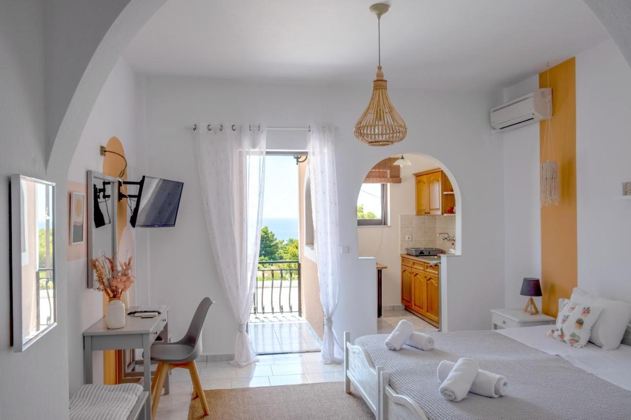 Pefkides Aegina Boutique Apartments Agia Marina  エクステリア 写真