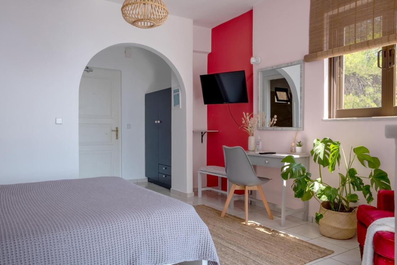 Pefkides Aegina Boutique Apartments Agia Marina  エクステリア 写真